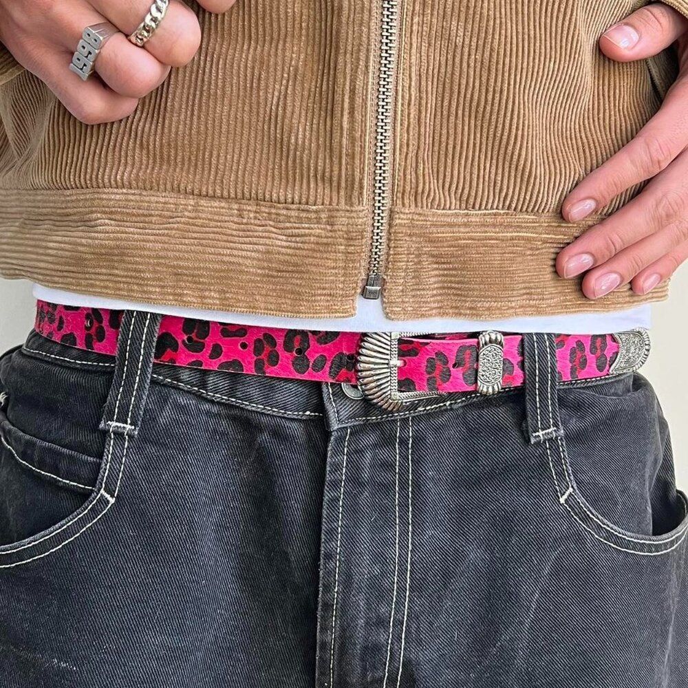 vintage style pink cheetah fur american western design belt